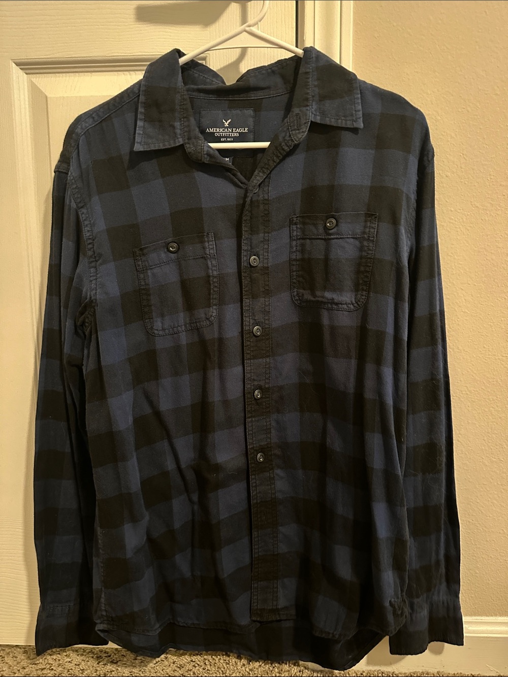 American Eagle Outfitters Men's Navy and Black Plaid Button-Down Shirt